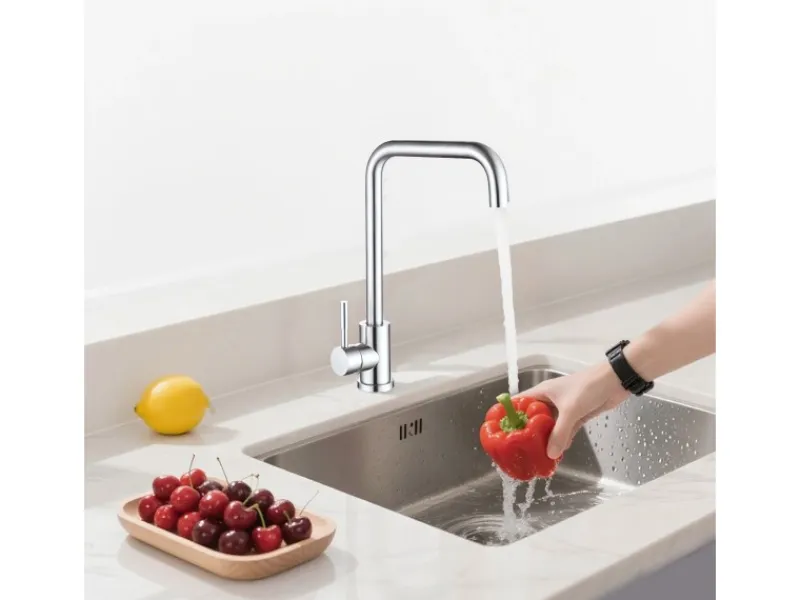 AICA Wasserhahn 360° Drehbare Wassersparende Chrom Küchenarmatur Hochdruckfestes Design aus 304 Edelstahl Gefertigt Kaltes/Warmes Wasser< Einhebelmischer