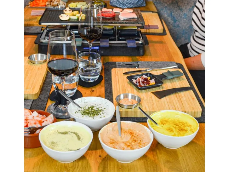 Clearance DuneDesign Raclette Teller Set mit Dipschale für 4 Personen 30 x 25 cm