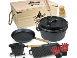 holz4home Pfannen<Dutch Oven Set 9teilig in Holzkiste 3,6L Feuertopf Viel Zubehör Kleiner Topf, Grillplatte, Pfanne, Handschuhe