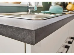 Pino Eckküche 440 cm Weiß Hochglanz Anschlag rechts Arbeitsplatte Beton Grafit< Winkelküchen