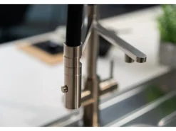 Einhebelmischer<VIZIO 5 Wege Wasserhahn Küchenarmatur Edelstahl Massiv mit 360° Schwenkbarem Auslauf Abnehmbare 2 Strahl Handbrause Gebürstet   Schwarz