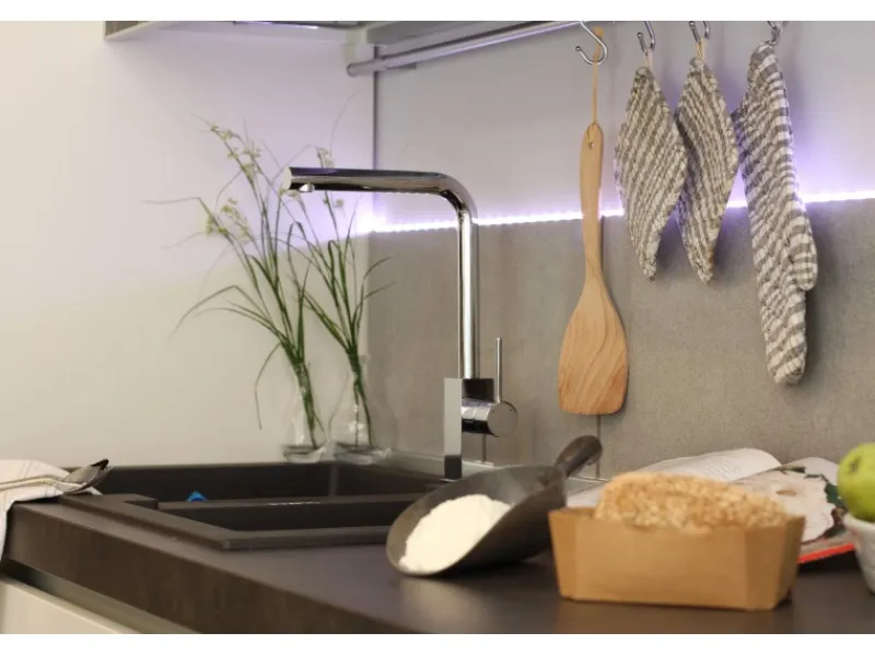 VIZIO Wasserhahn Küchenarmatur QU mit 360° Schwenkbarem L Auslauf Verchromt< Einhebelmischer