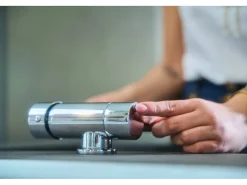 VIZIO Wasserhahn Vorfenster Küchenarmatur Umklappbar 6 CM mit 360° Schwenkbarem Auslauf Abnehmbare 2 Strahl Handbrause Verchromt   Grau< Einhebelmischer
